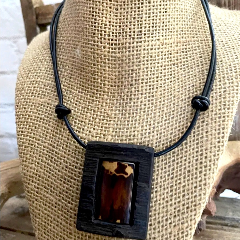 BOHO Art Deco Wood Swivel Pendant on Lthr. Adjustable Cord /Gift Box NEW!